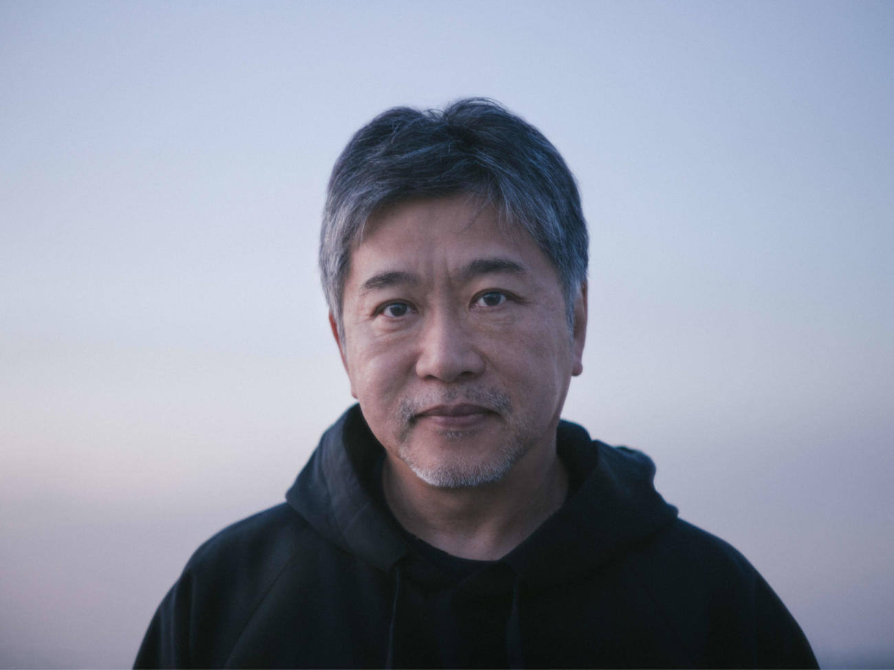 新作映画「箱の中の羊」で原案・脚本・編集も務める是枝裕和監督（C）2026「箱の中の羊」製作委員会