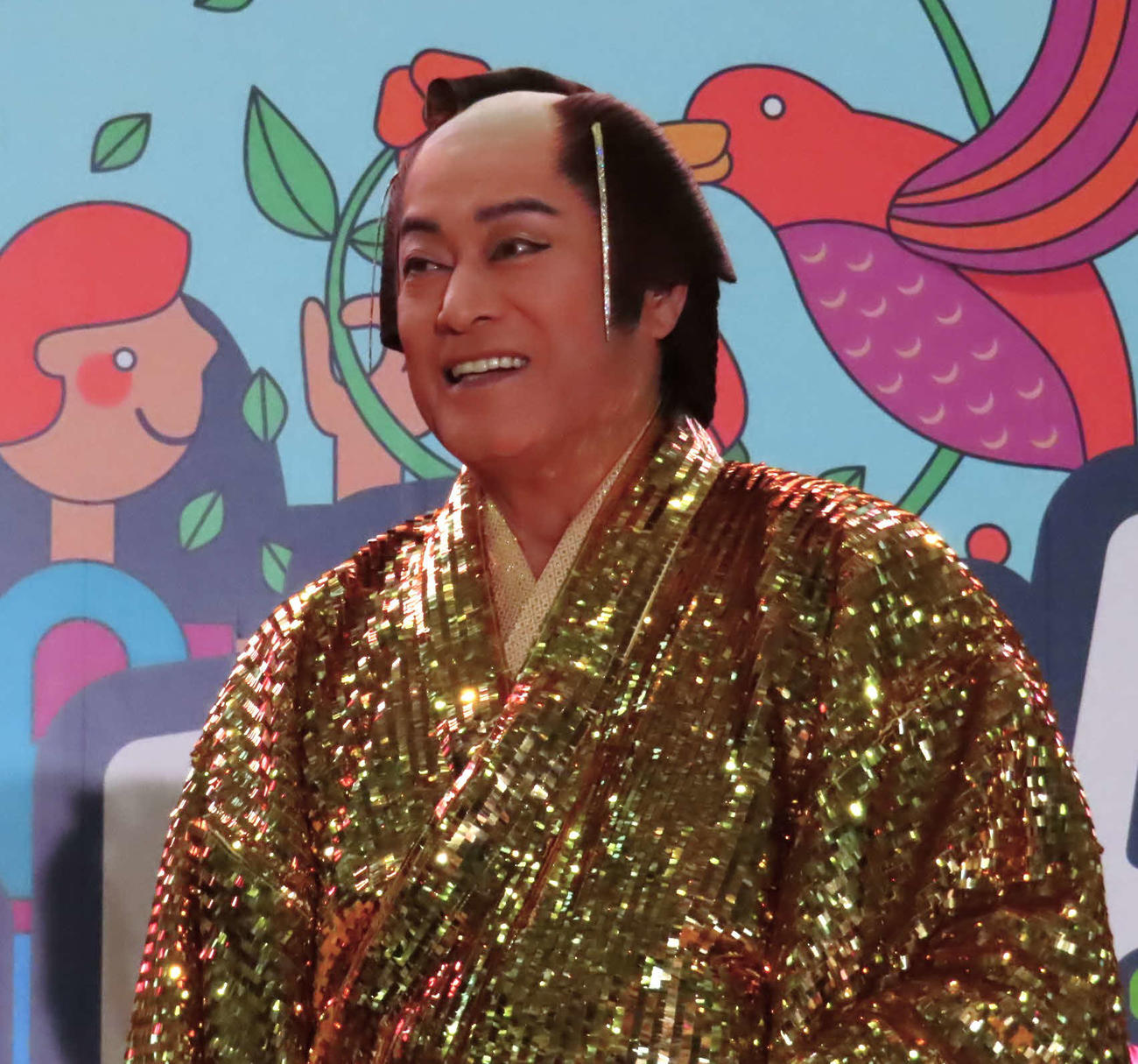 「ジャパン・プラットフォーム25周年スペシャルステージ」で「マツケンサンバ2」を披露する松平健