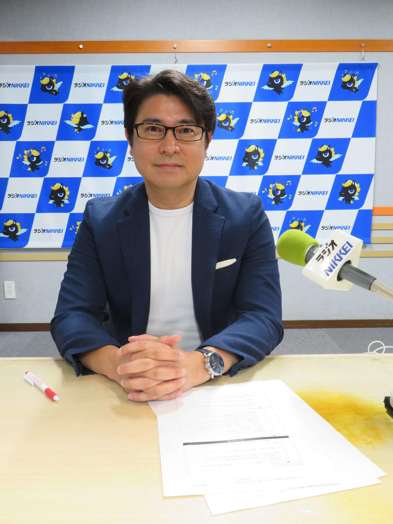 ラジオNIKKEI「判断力の源～一流になるための脳（ブレイン）ケア～」に出演した安東弘樹（撮影・村上幸将）