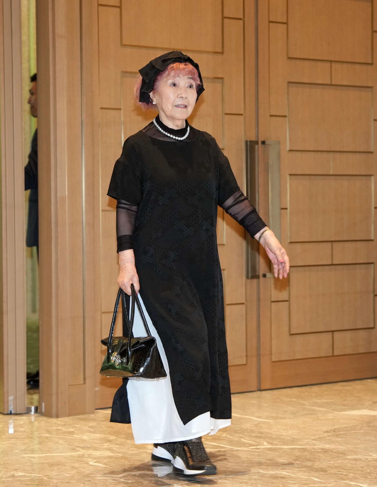 大山のぶ代さんをしのぶ会に訪れる野村道子（撮影・小島史椰）