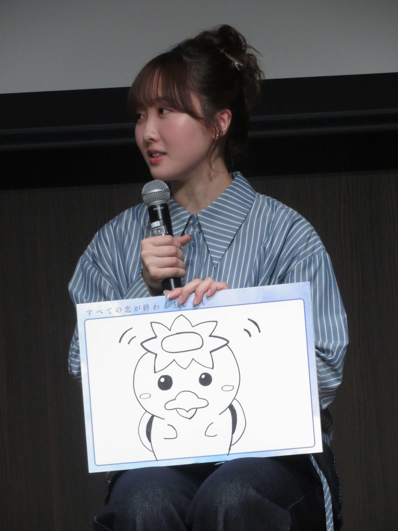 思い出の記憶を絵で表現する本田望結