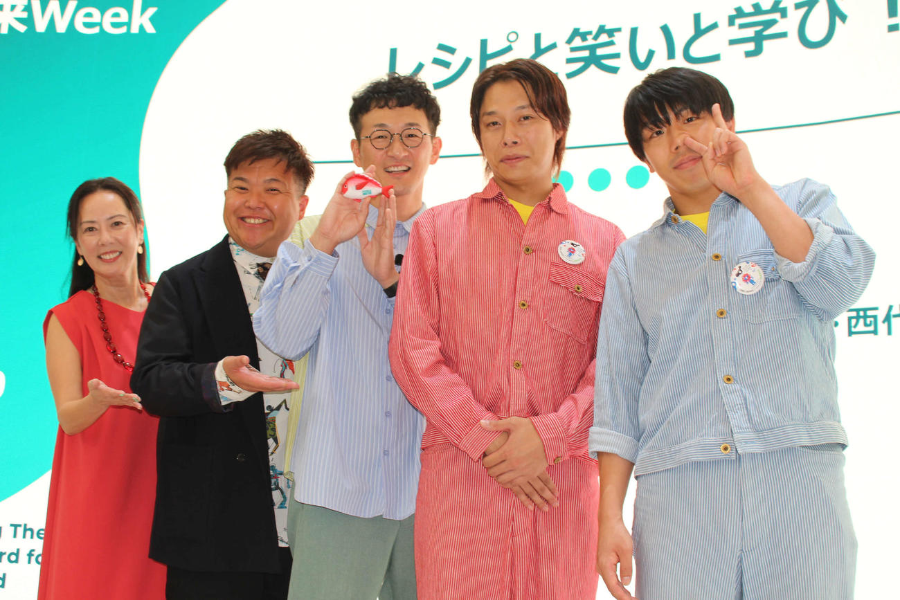 トークイベントに参加した（左から）ASCジャパン・川田直美マーケティング＆コミュニケーションマネージャー、ミサイルマン・西代、ロバート・馬場、フースーヤ（田中ショータイム、谷口理）