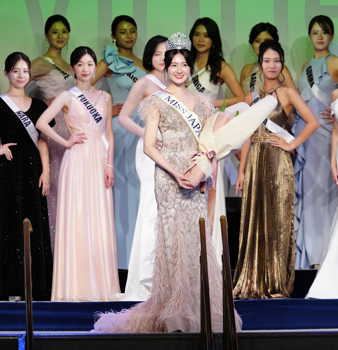 「2025ミス・ジャパン」日本大会でグランプリに輝いた神奈川県代表の仲道真理子さん（中央）（撮影・江口和貴）