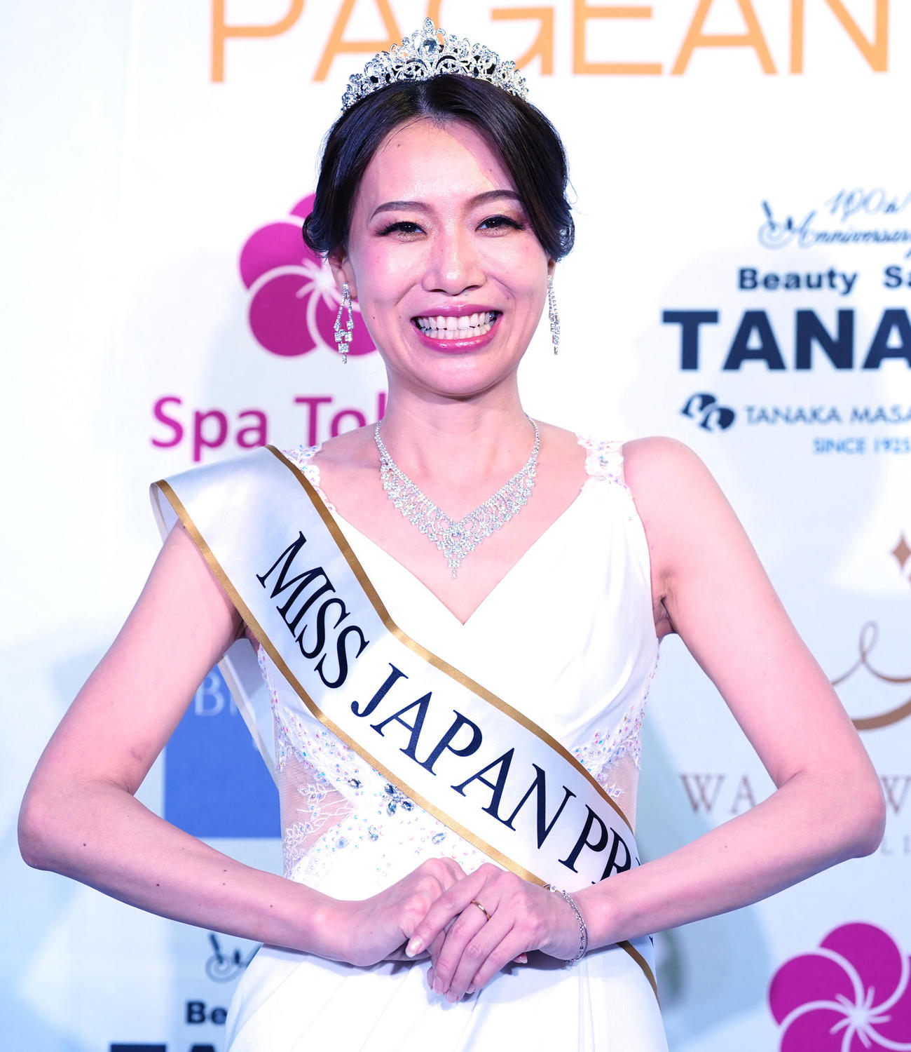 「2025ミス・ジャパン・プレミアム」日本大会でグランプリに輝いた宮崎県代表の阿部真美さん（撮影・江口和貴）