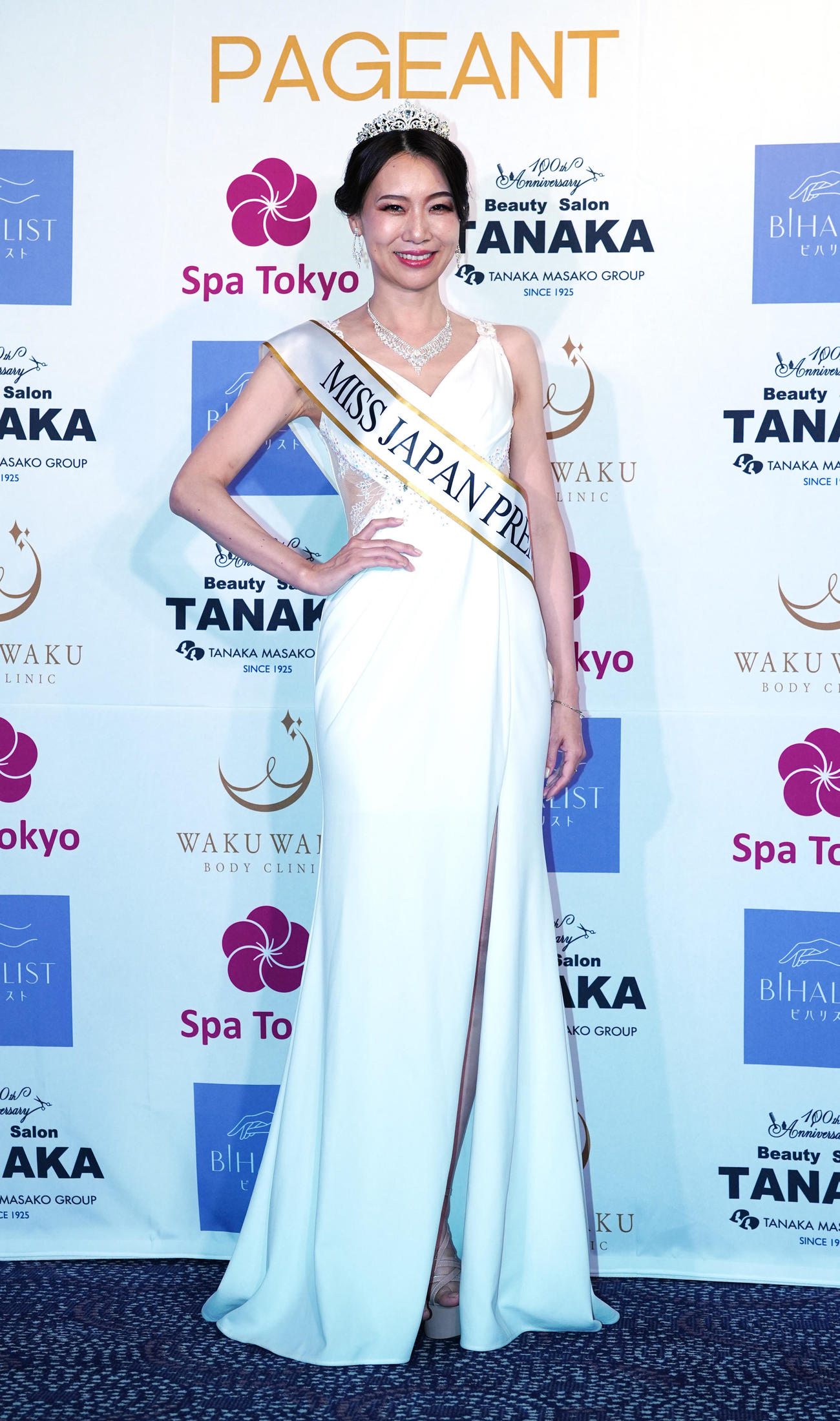 「2025ミス・ジャパン・プレミアム」日本大会でグランプリに輝いた宮崎県代表の阿部真美さん（撮影・江口和貴）