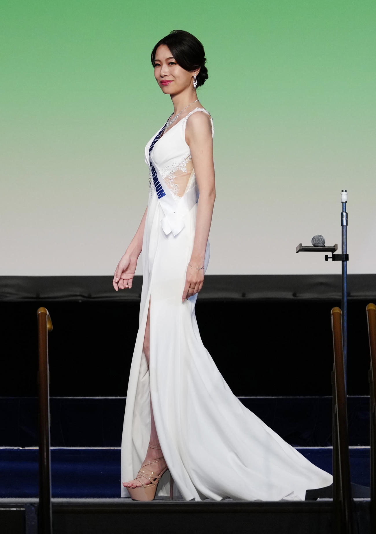 「2025ミス・ジャパン・プレミアム」日本大会に臨む宮崎県代表の阿部真美さん（撮影・江口和貴）