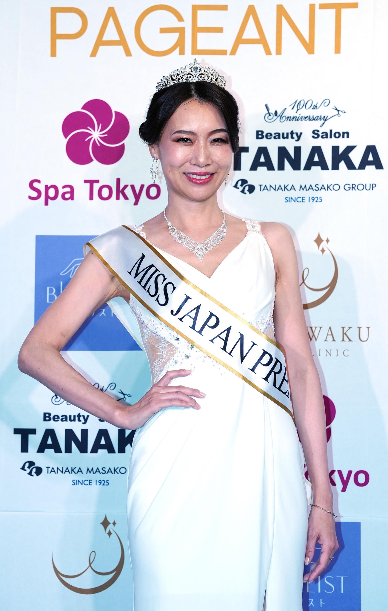 「2025ミス・ジャパン・プレミアム」日本大会でグランプリに輝いた宮崎県代表の阿部真美さん（撮影・江口和貴）