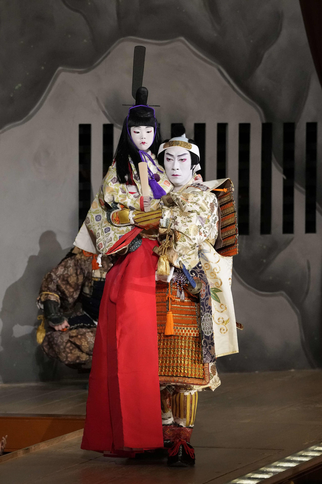 「義経千本桜」の「渡海屋・大物浦」で初お目見えした守田緒兜（左）、父坂東巳之助（C）松竹