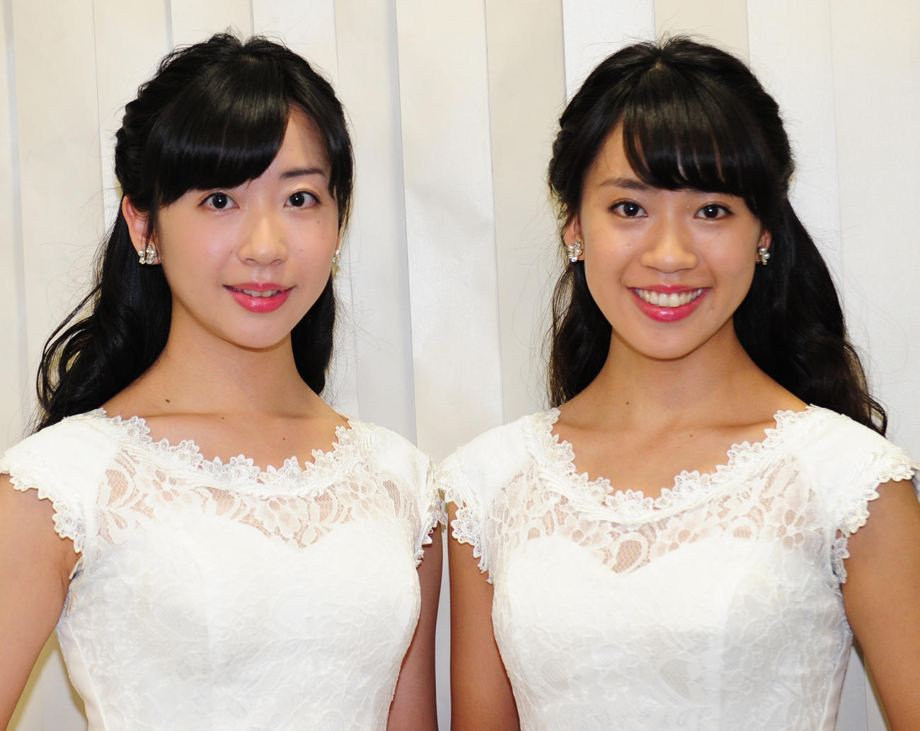 山田姉妹の華（左）と麗