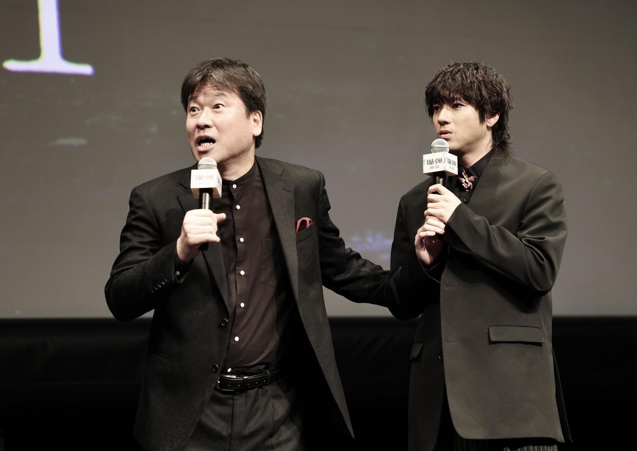 トークする佐藤二朗（左）と山田裕貴（撮影・河田真司）