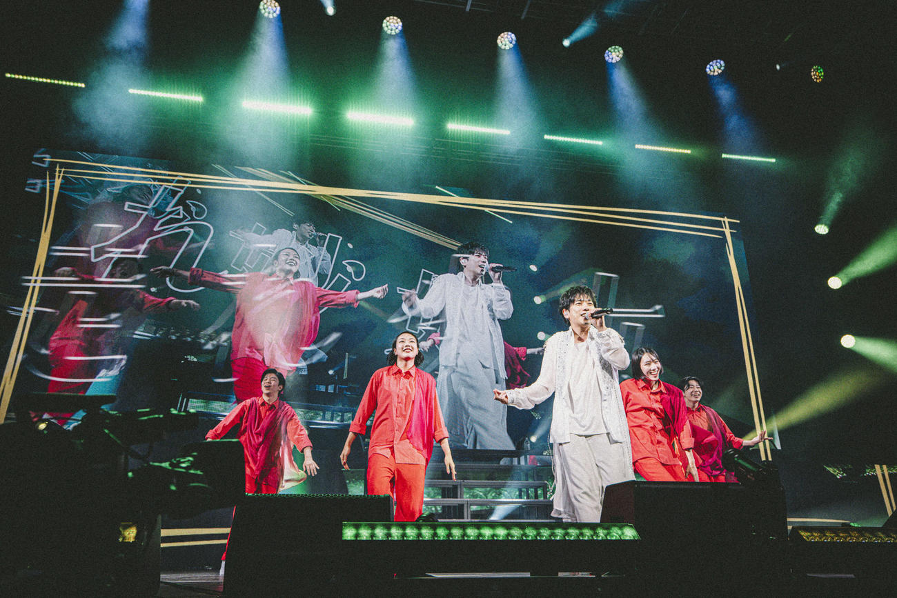 ファンクラブイベントでパフォーマンスする二宮和也（PHOTO：西槇太一）