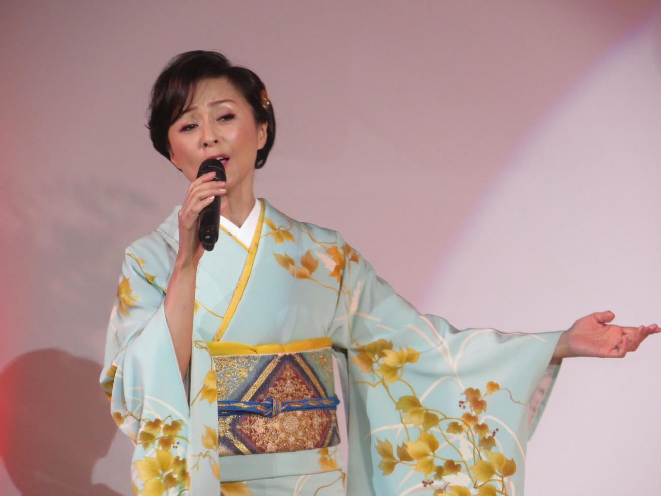 長山洋子「昭和の女」カラオケ選手権で歌う長山洋子（撮影・川田和博）
