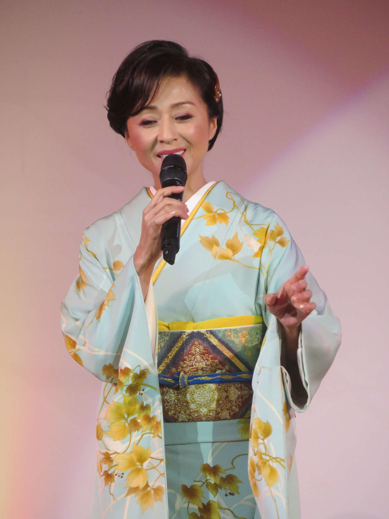 長山洋子「昭和の女」カラオケ選手権で歌う長山洋子（撮影・川田和博）