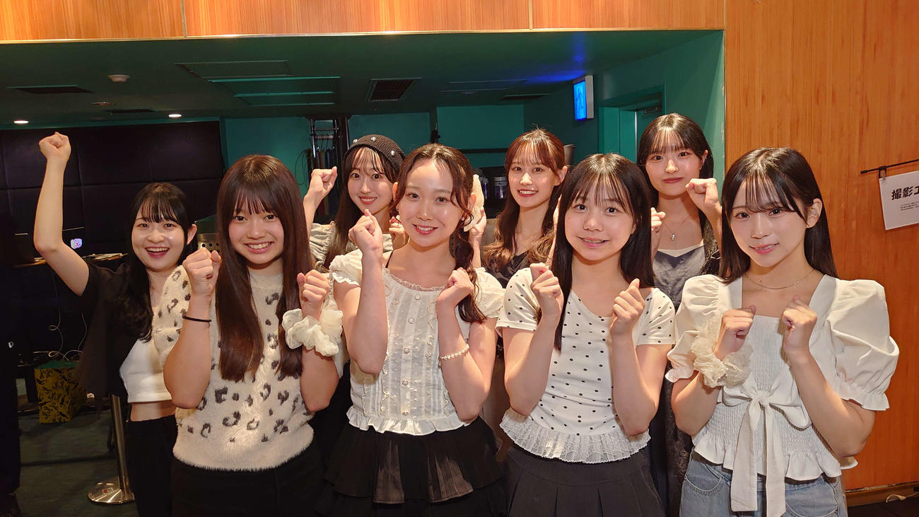 4日深夜にテレ玉でスタートした新番組「ショコラミタイム　～夢に向かってゴーゴゴー！～」でグループ名が発表された＆chocolamie（C）テレ玉