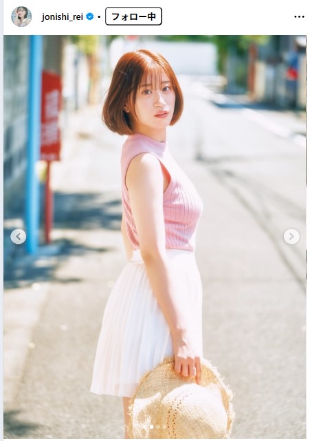 白ビキニ姿を披露した上西怜（上西怜のインスタグラムから）