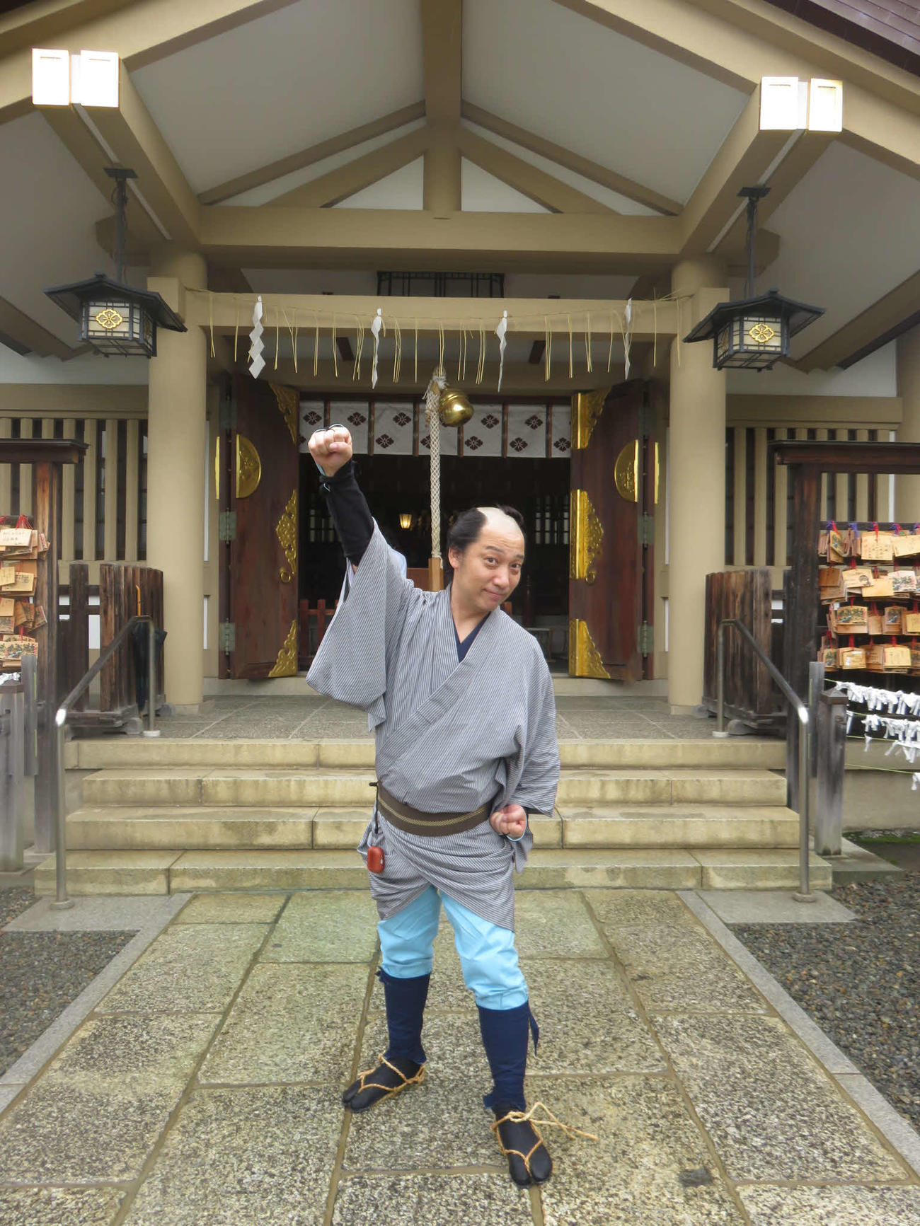 「東海道中膝瓜毛」完歩に品川宿の天祖諏訪神社で気合を入れた立川志の八