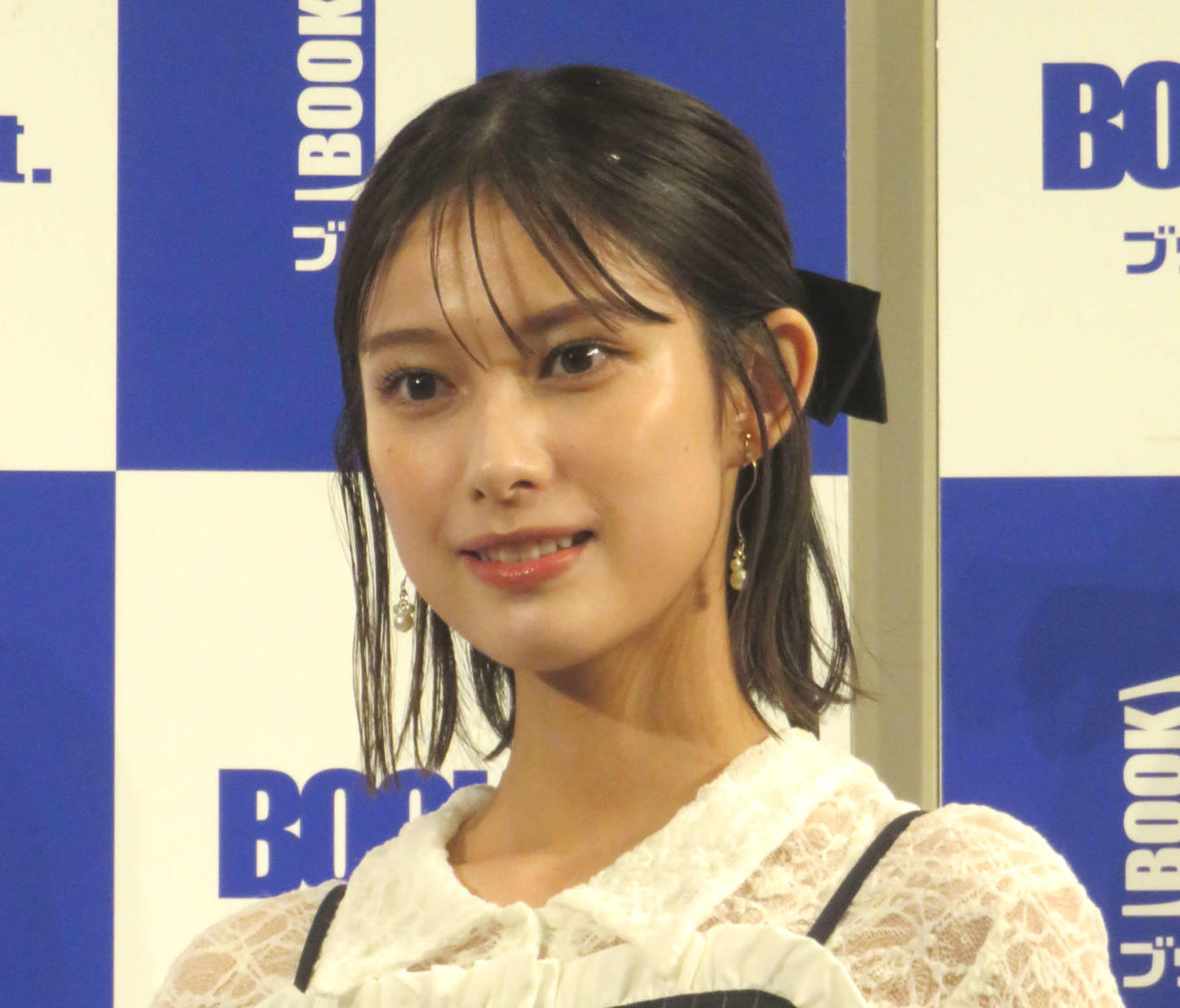 3冊目の写真集「Into The Light」の発売記念イベント取材会に臨んだ玉田志織
