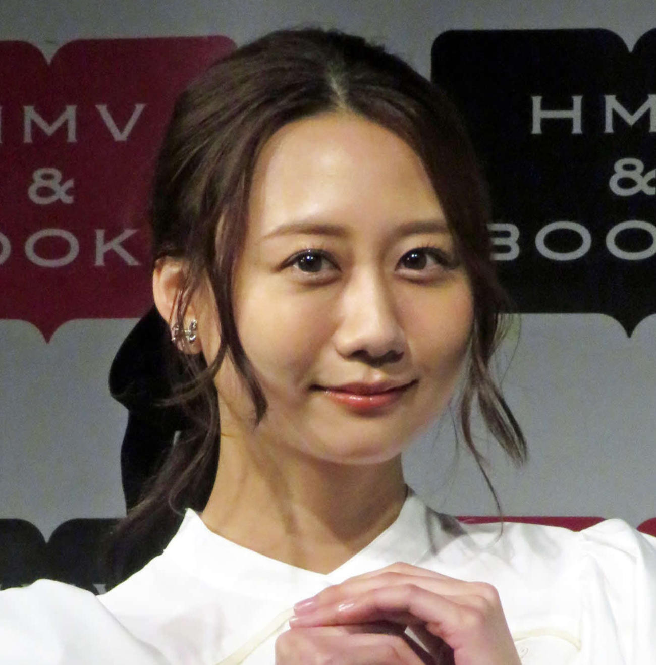 古畑奈和（2025年3月撮影）