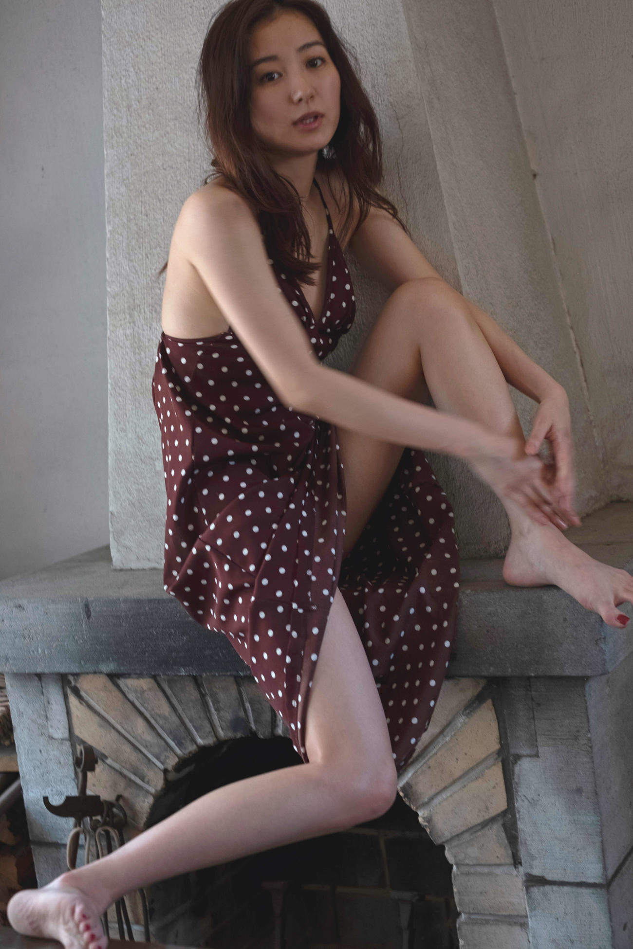 高田里穂の写真集「素猫」のカット（（C）沢渡朔／講談社）