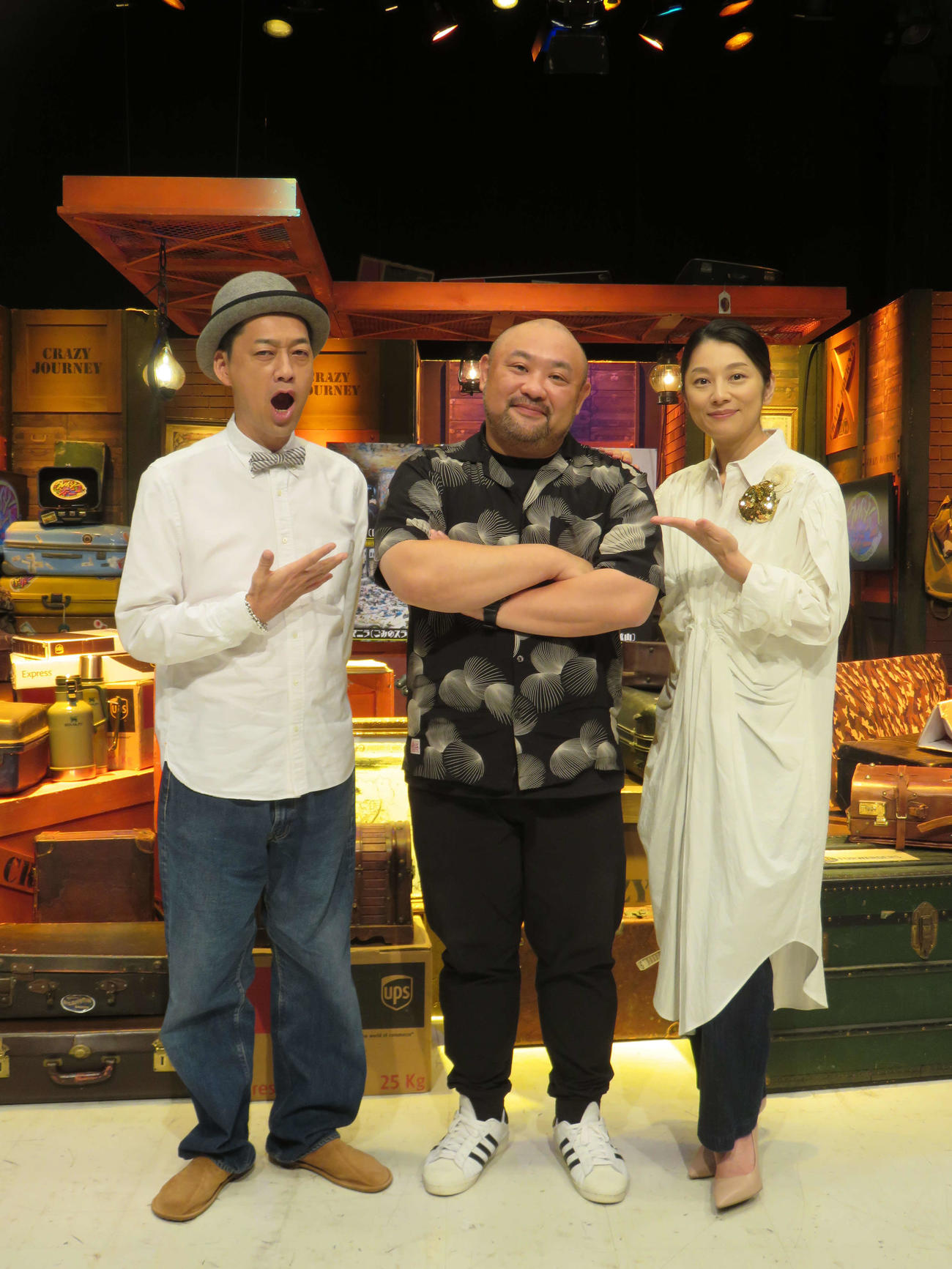 10月6日放送の「クレイジージャーニーSP」に出演する、左から設楽統、丸山ゴンザレスさん、小池栄子