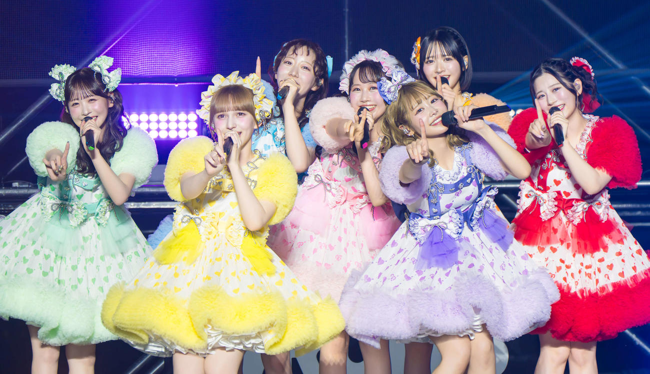 「FRUITS ZIPPER Road To TOKYO DOME～はちゃめちゃわちゃライブ！～」を行ったFRUITS ZIPPER（下山春香氏撮影）