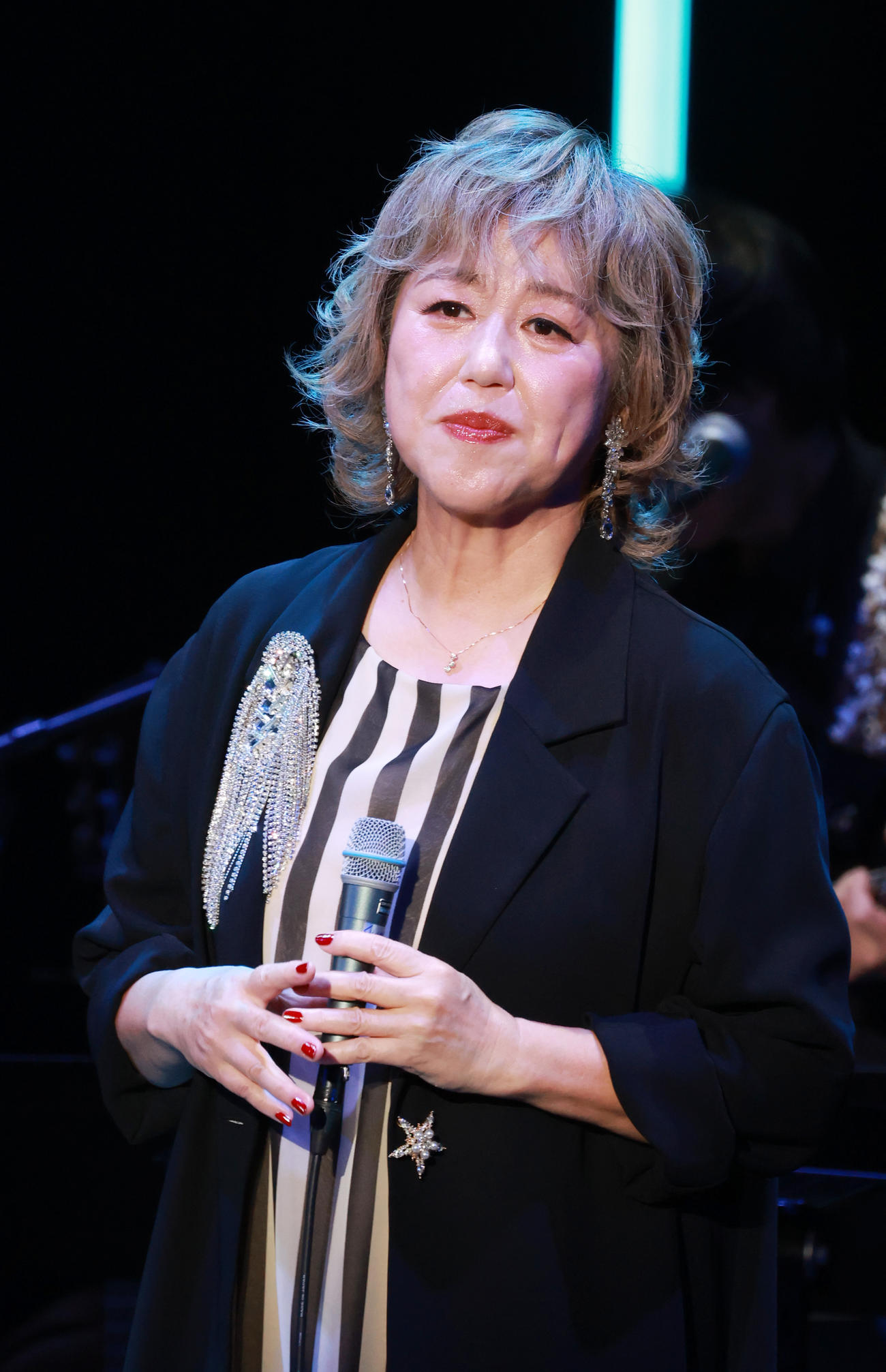 デビュー記念日コンサートで熱唱する澤田知可子（撮影・中島郁夫）