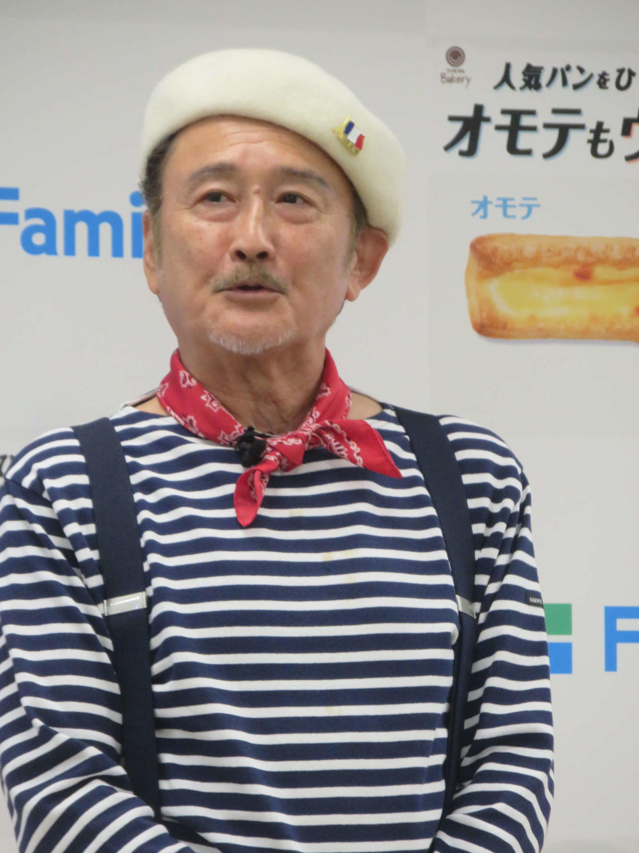 ファミリーマート「オモテもウラもおいしいパン」発表会に出席した吉田鋼太郎（撮影・川田和博）