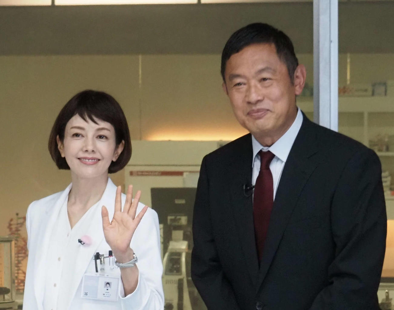 沢口靖子と内藤剛志（2022年9月）