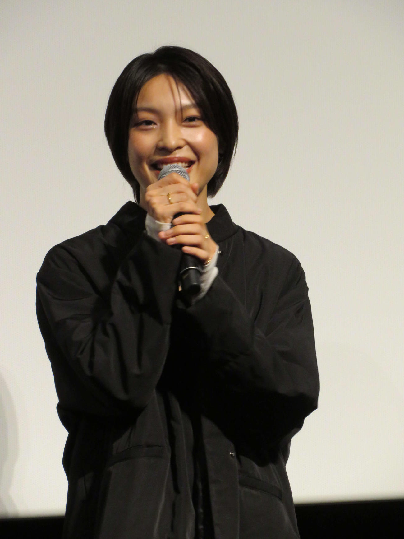 映画「次元を超える」完成披露試写会に登壇した芋生悠（撮影・村上幸将）