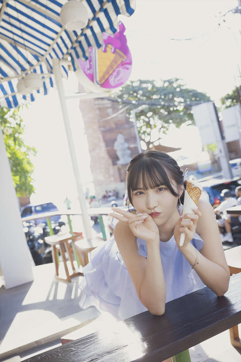 伊織芽衣ファースト写真集「芽色－めいろ－」先行カット（C）KADOKAWA PHOTO／田中智久