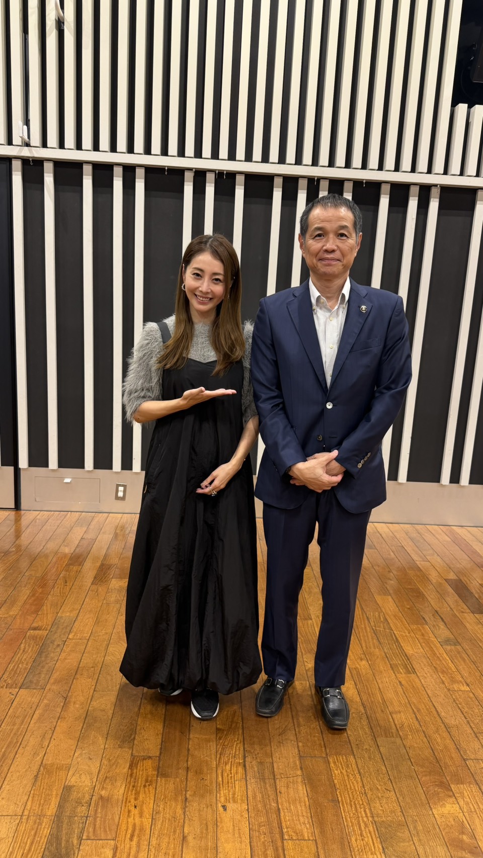 熊切あさ美（左）と佐々木久之鴨川市長