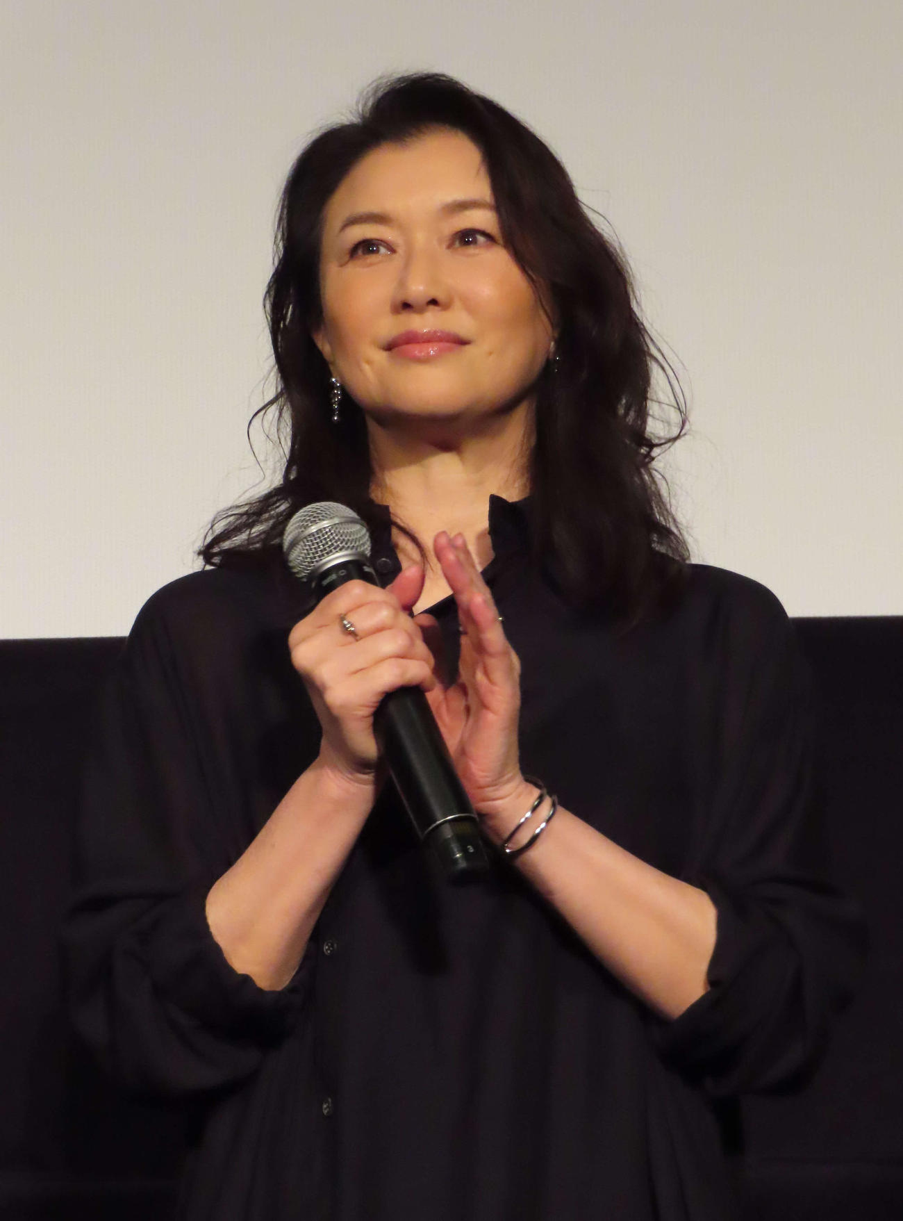 映画「俺ではない炎上」の舞台あいさつに出席した夏川結衣