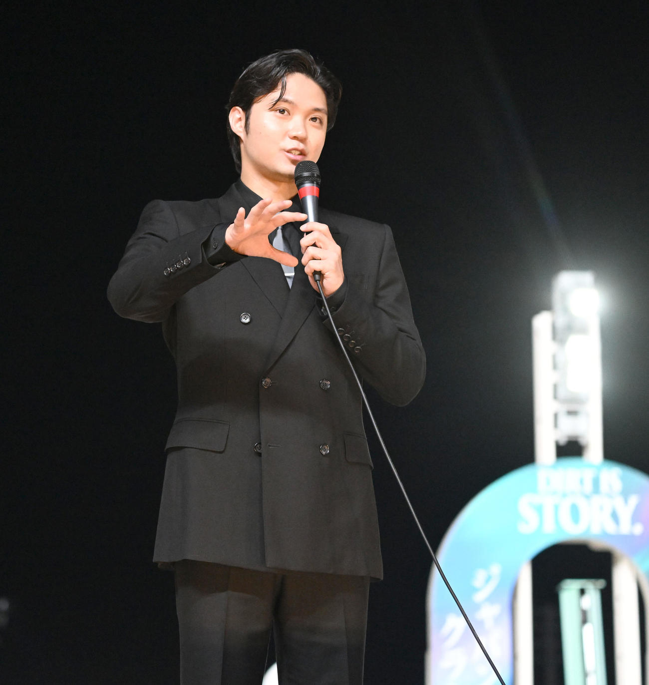 ミニトークショーを行った磯村勇斗（撮影・千葉一成）