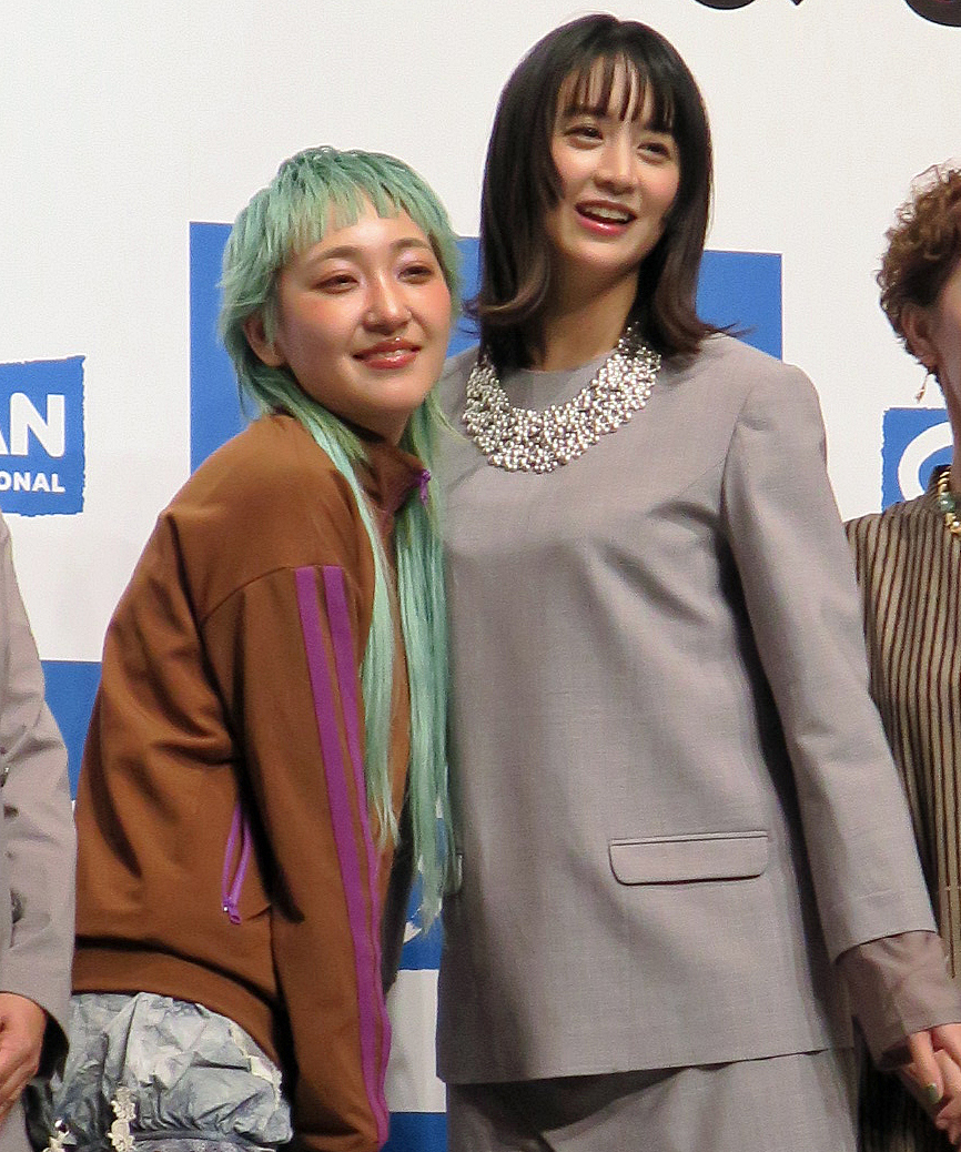 「PLAN GIRLS MOVEMENT2025」トークショーで。左から、あっこゴリラ、山本美月