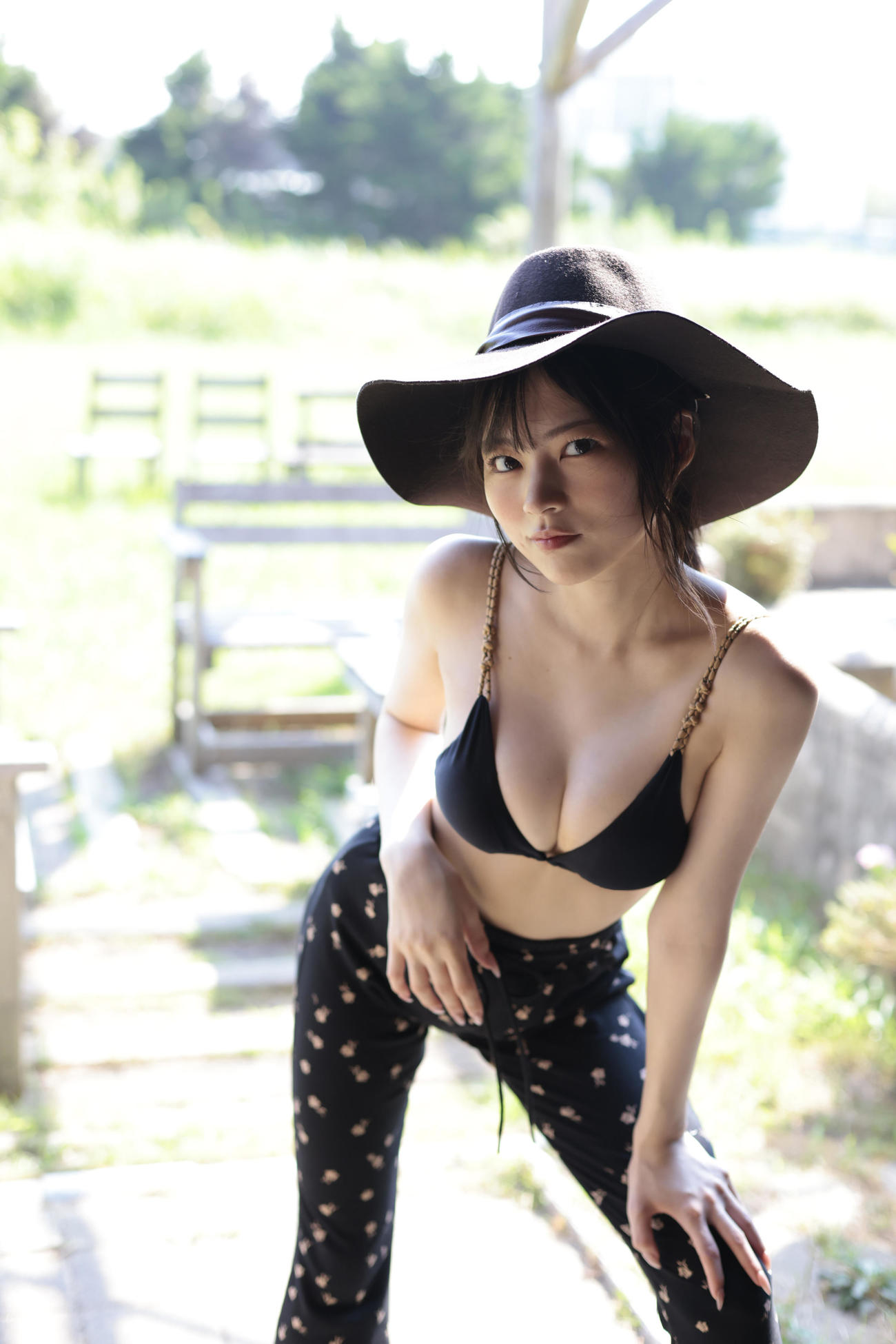 「週刊プレイボーイ」のグラビアに登場している＃ババババンビの宇咲（C）集英社／佐藤裕之