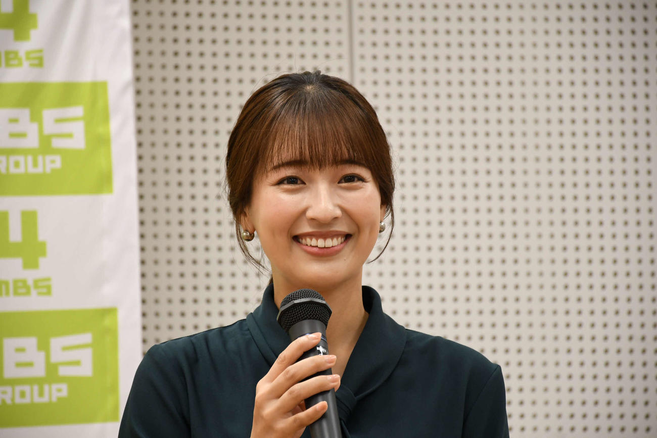 ファミリーマート×よんチャンTVコラボ商品取材会に出席したMBSの山崎香佳アナウンサー（撮影・阪口孝志）