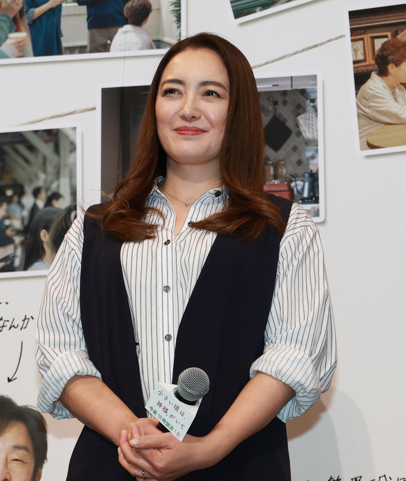 ドラマ「小さい頃は、神様がいて」完成披露舞台あいさつを行う仲間由紀恵（撮影・中島郁夫）