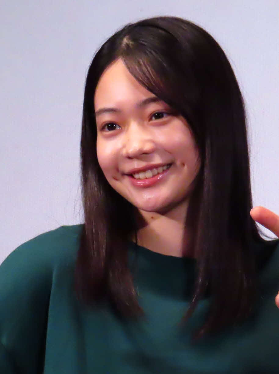 日本テレビ系連続ドラマ「ぼくたちん家」完成披露試写会に登壇した白鳥玉季