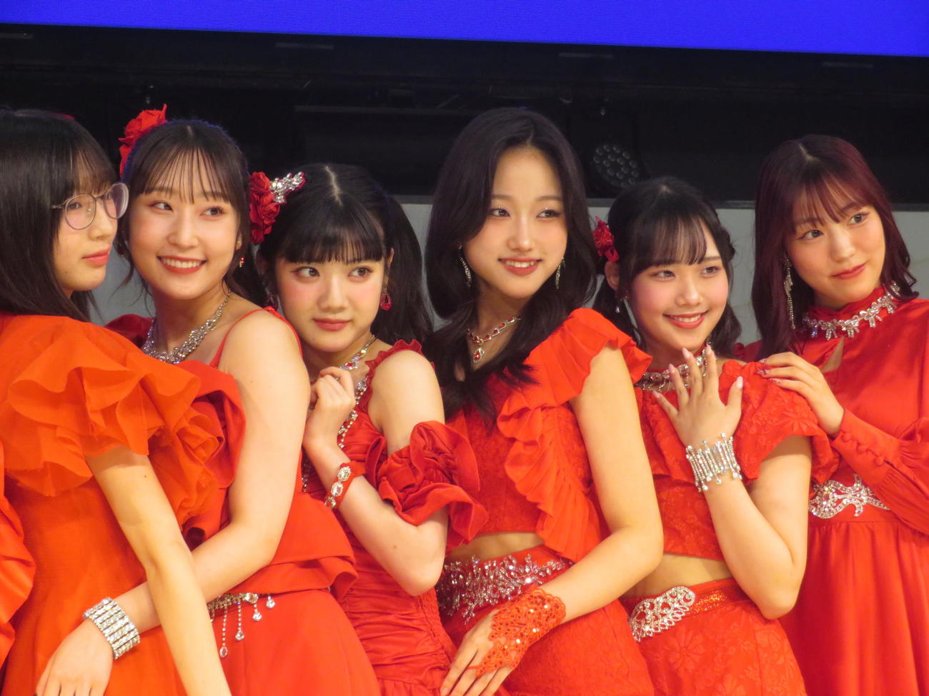 新曲発売イベントに出席したJuice＝Juice。左から林仁愛、段原瑠々、川嶋美楓、遠藤彩加里、入江里咲、松永里愛（撮影・川田和博）