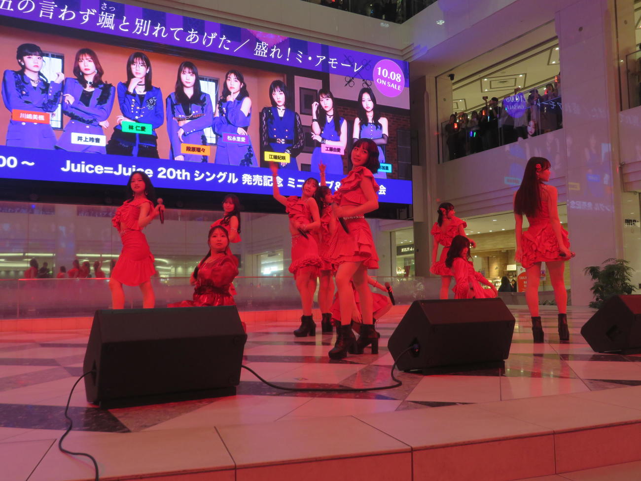 新曲発売イベントでパフォーマンスを披露するJuice＝Juice（撮影・川田和博）