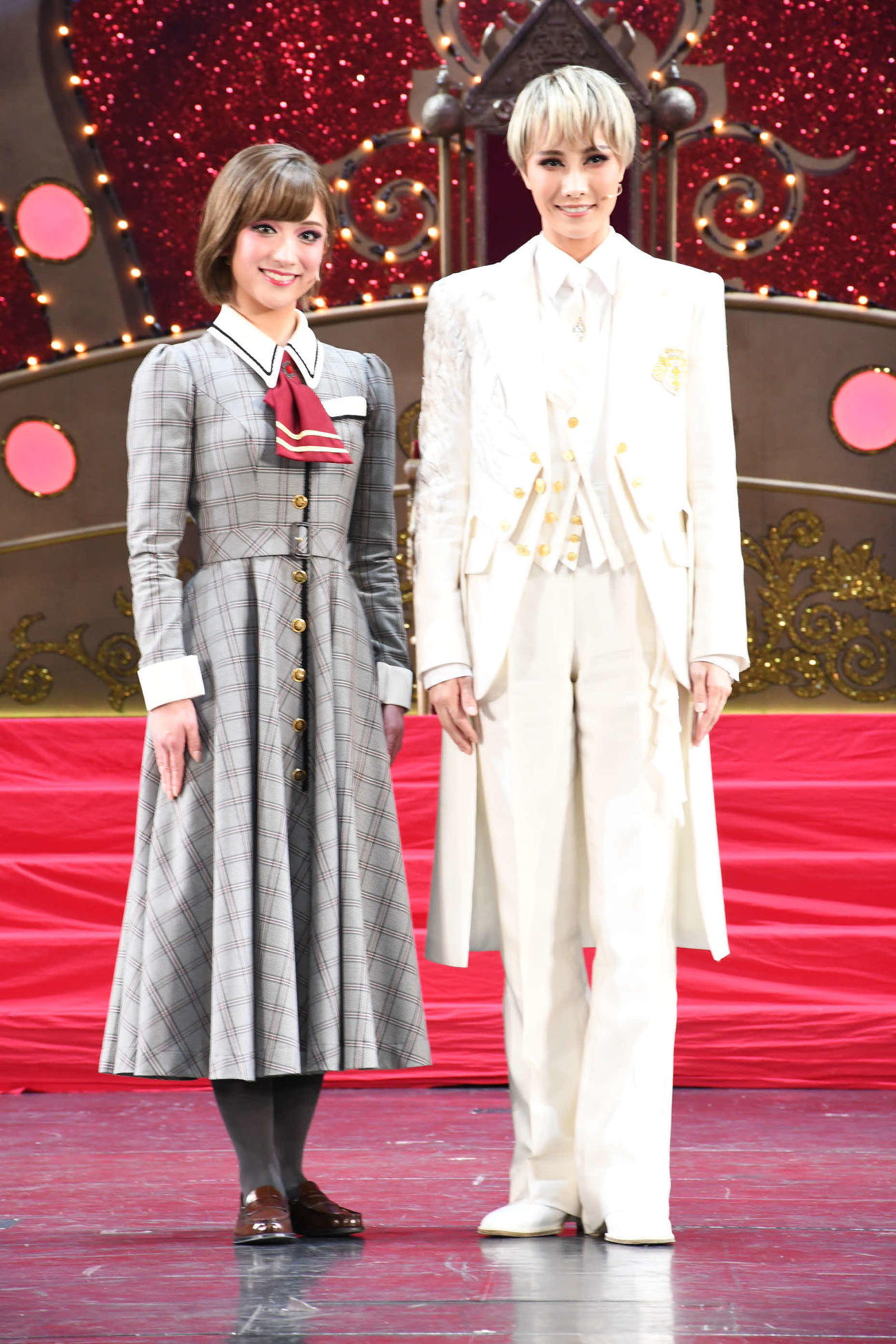 「PRINCE OF LEGEND」新人公演で主演を務めた大路りせ（右）と風羽咲季（撮影・阪口孝志）