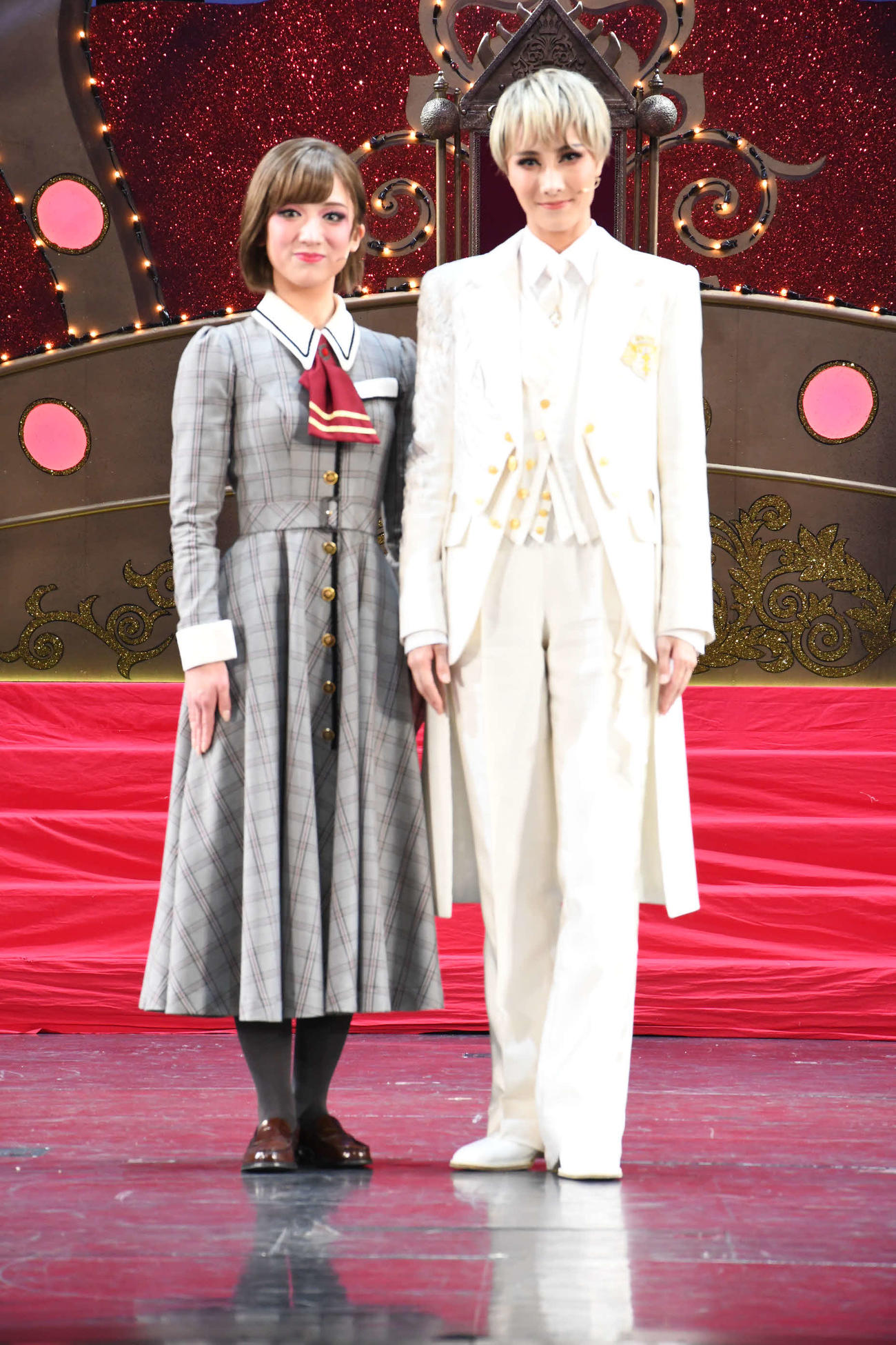 「PRINCE OF LEGEND」新人公演で主演を務めた大路りせ（右）と風羽咲季（撮影・阪口孝志）