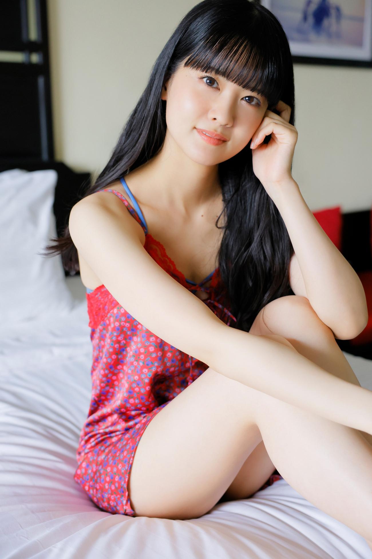 3年ぶりとなる大西亜玖璃写真集「LONG VACATION」の先行カット（C）近藤宏ー／講談社