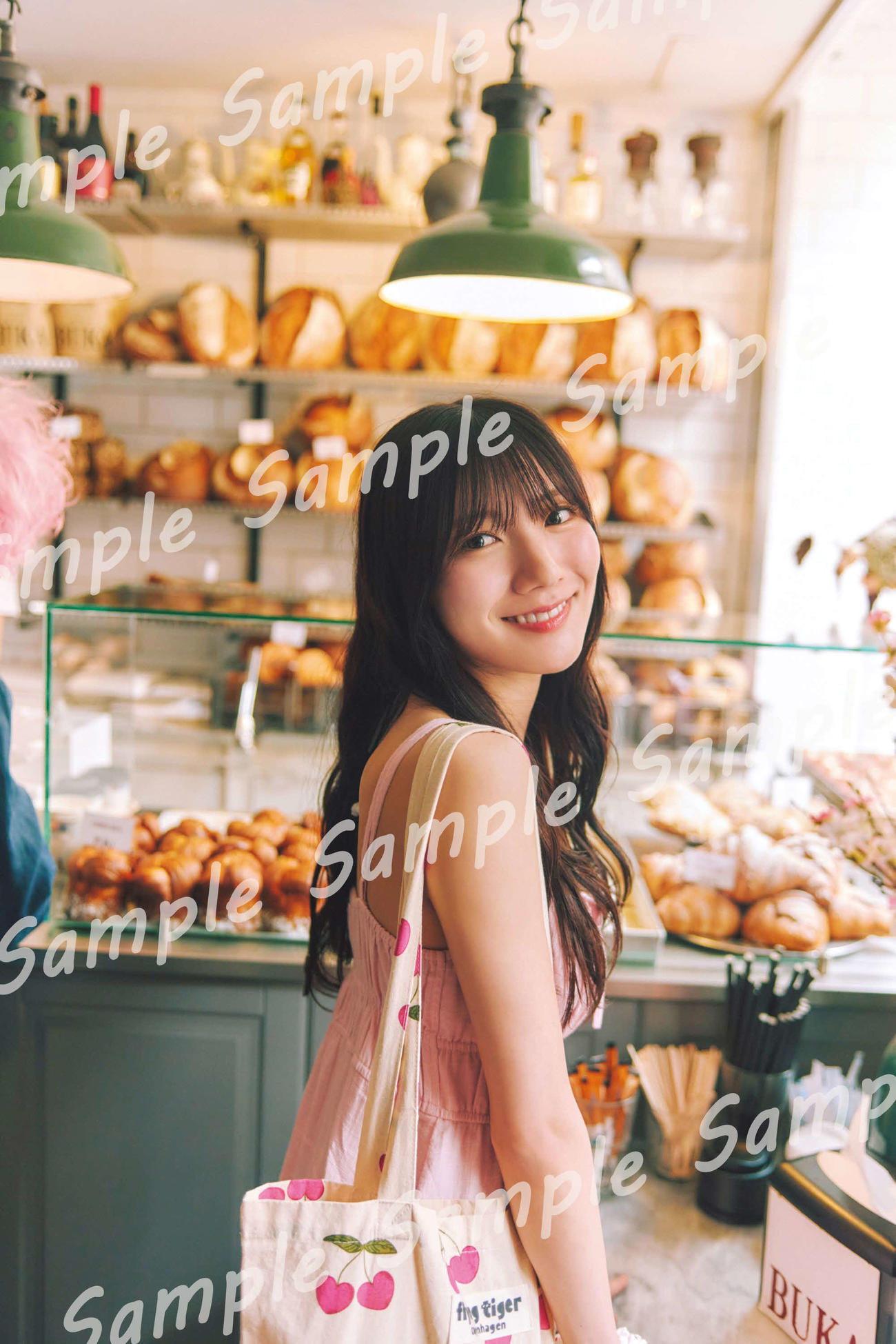 日向坂46河田陽菜セカンド写真集の特典カット　撮影／SAKAI DE JUN