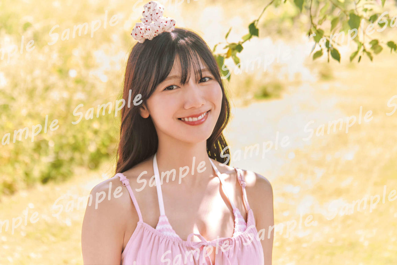 日向坂46河田陽菜セカンド写真集の特典カット　撮影／SAKAI DE JUN