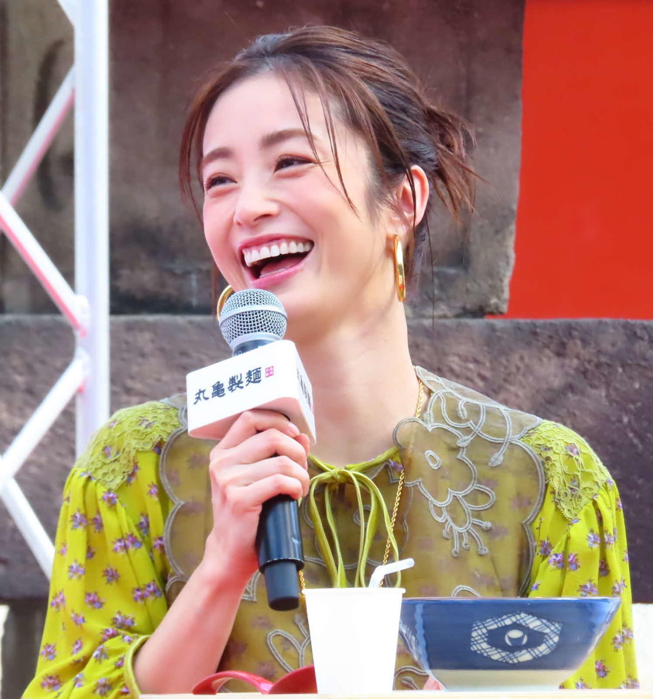丸亀製麺「1811人の麺職人が贈る　丸亀製麺・打ち立ての秋」開幕式に出席した上戸彩