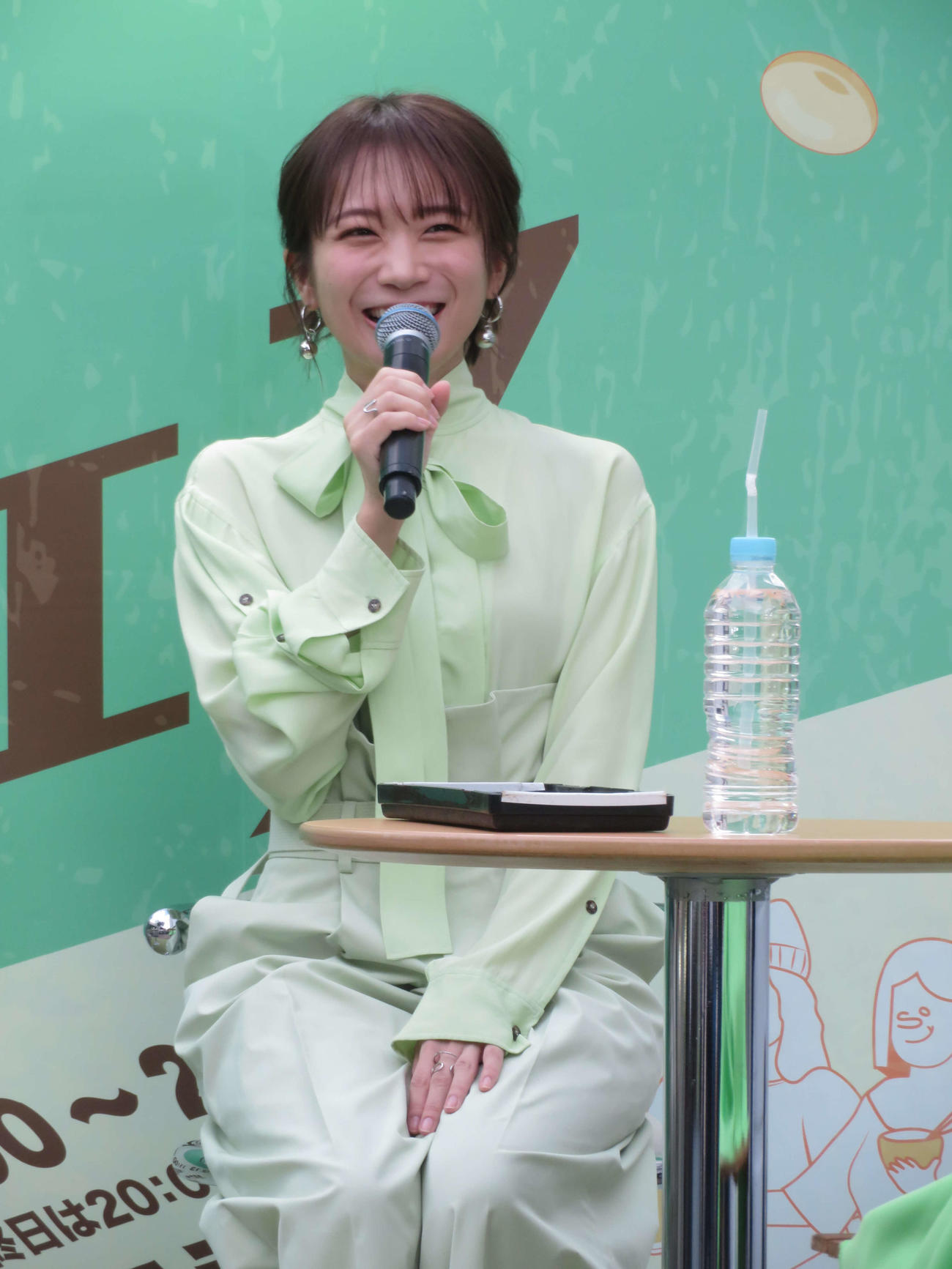 「キッコーマン豆乳Presents　豆乳フェス2025」オープニングセレモニーに登壇した秋元真夏