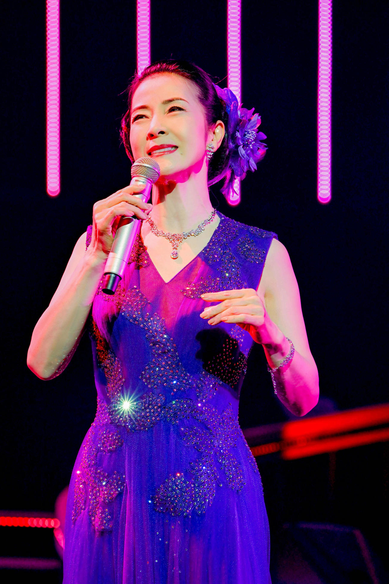 特別公演初日を迎えた坂本冬美（C）撮影：河上良