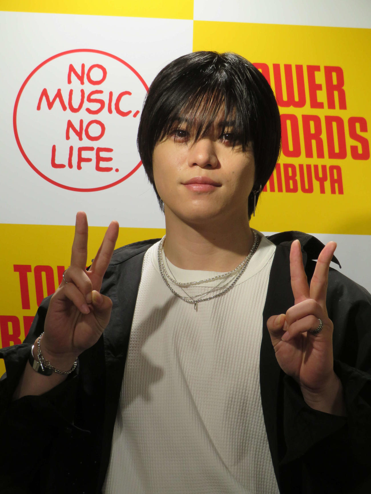 初写真集「もふ。」の発売記念イベントを行った佐藤祐吾