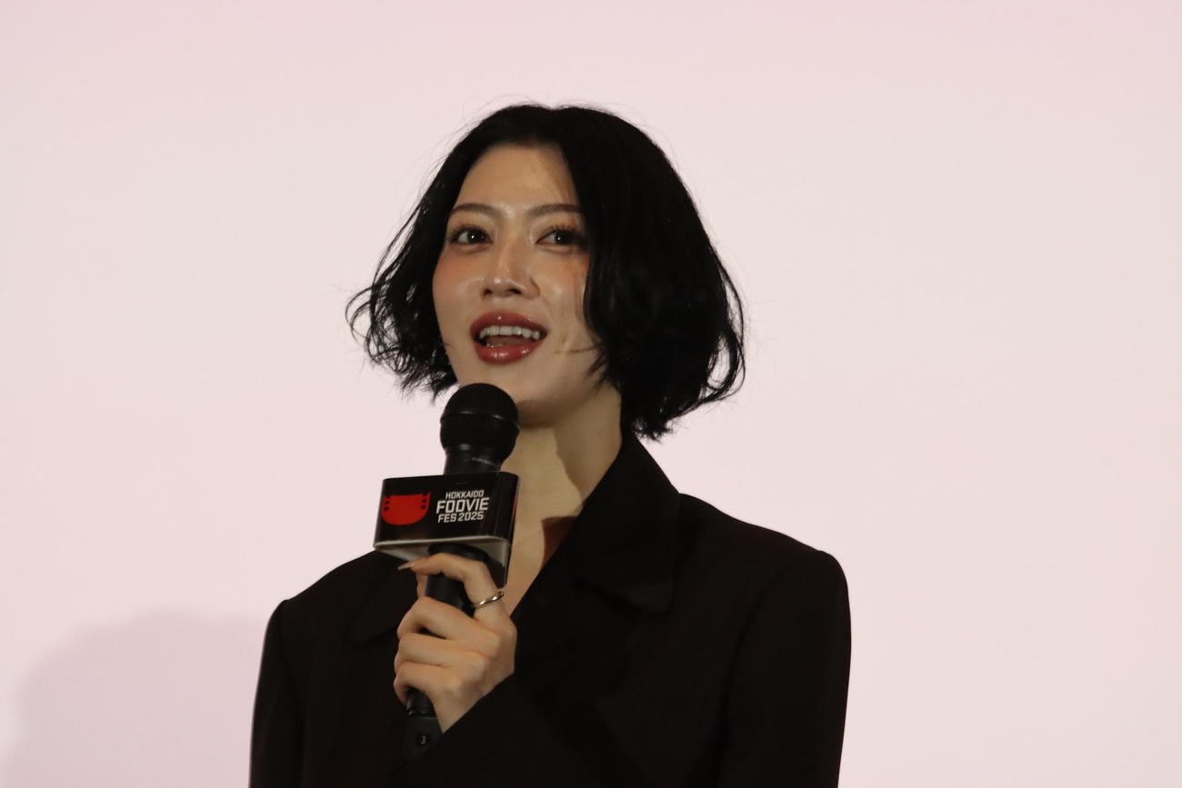 北海道フービーフェスティバル上映会に登壇した三吉彩花（撮影・保坂果那）